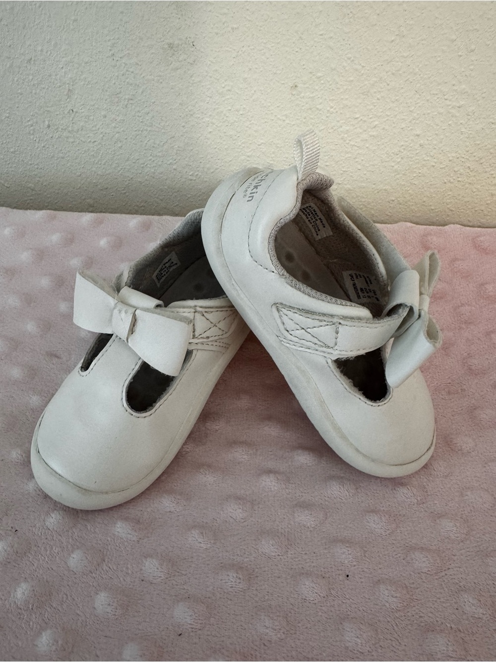 Stride Rite White Bow Mary Jane Shoes - Classic Toddler Style